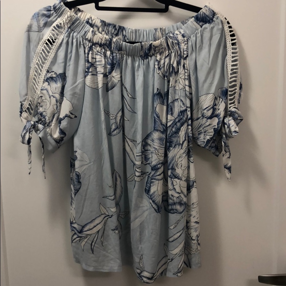 LF Three Days off the shoulder top
